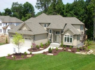 12125 Crossroads Dr, Concord Township, OH 44077