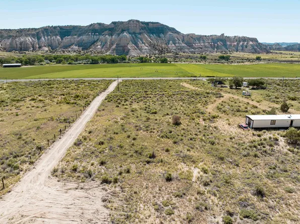 689 Utah #12, Cannonville, UT 84718