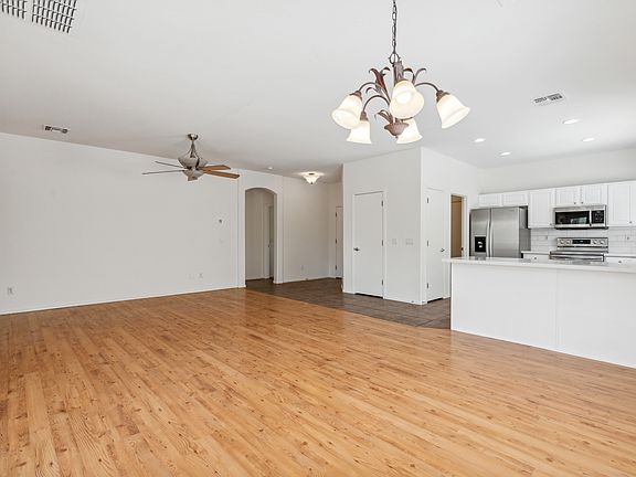 3rd image of 44797 W Paraiso Ln