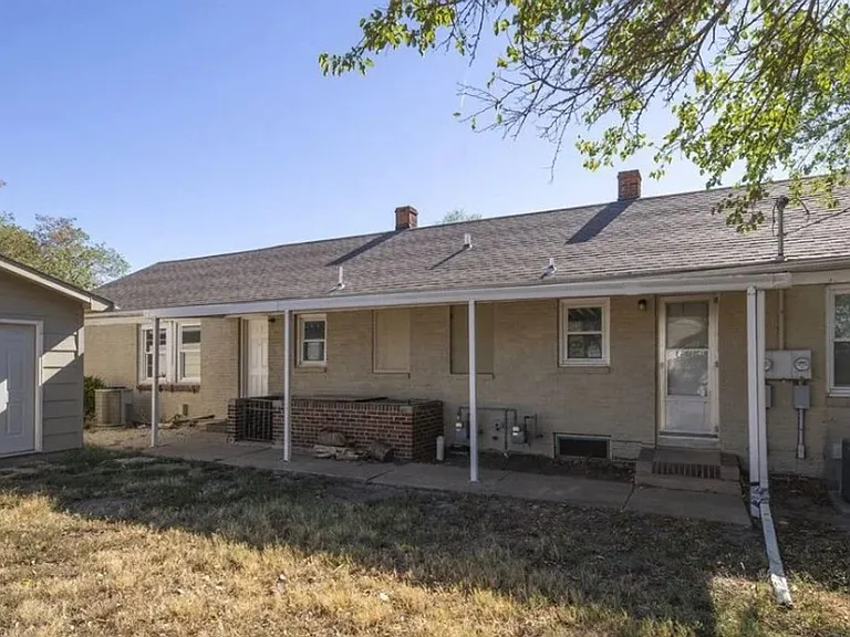 2656 E Grail St — Photo 2