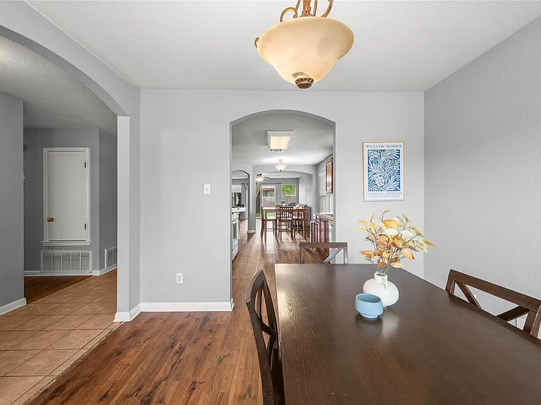 3800 Hickox Dr — Photo 5