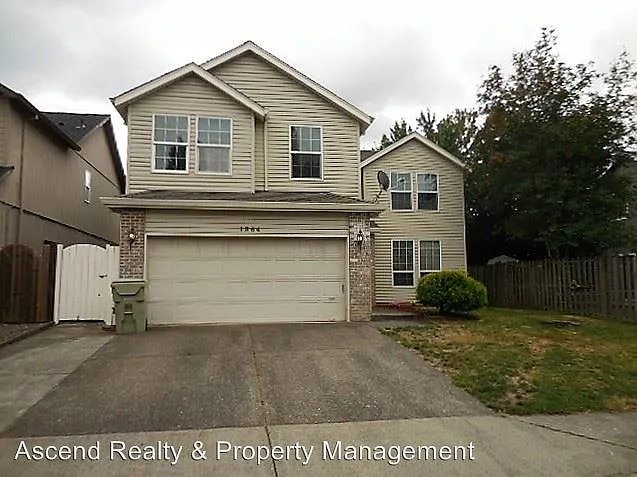 1364 SW 205th Ter photo 1