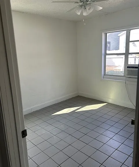 2111 W Gray St #1 — Photo 3