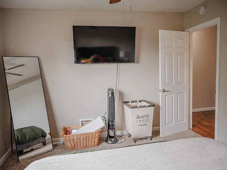 Megan Court Apartments — Photo 12