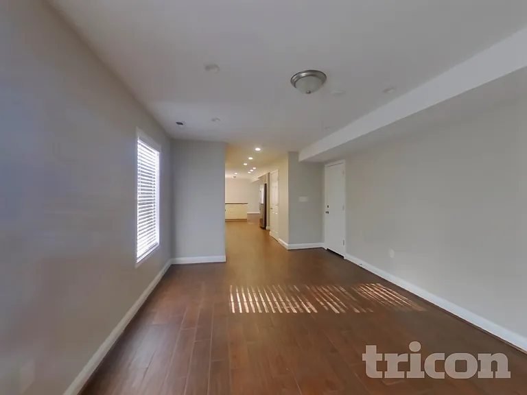 1202 Addison Ct — Photo 6