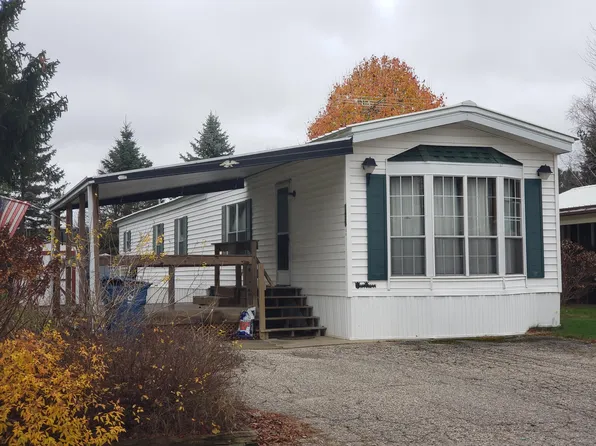 1408 Wild Rose Dr, Fremont, MI 49412