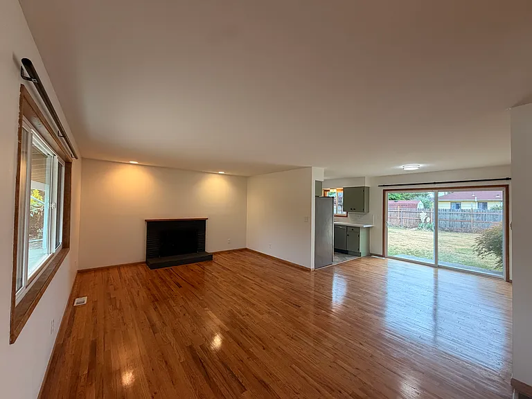 10600 SE 3rd St — Photo 5