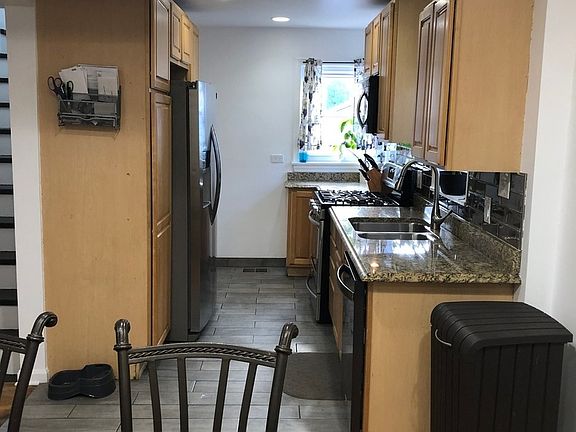4th image of 448 Englewood Ave