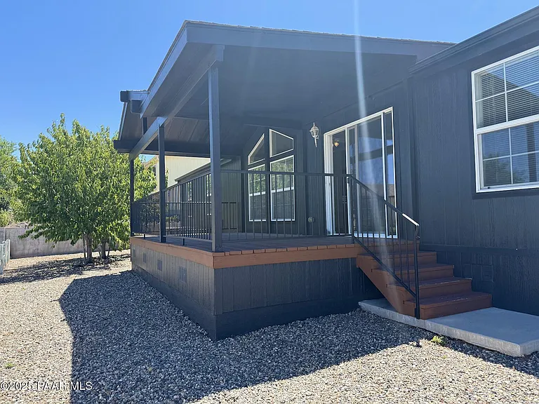 1116 Samantha St — Photo 41
