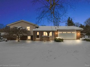 1512 Pratt Rd, Metamora, MI 48455