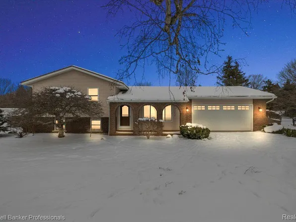 1512 Pratt Rd, Metamora, MI 48455