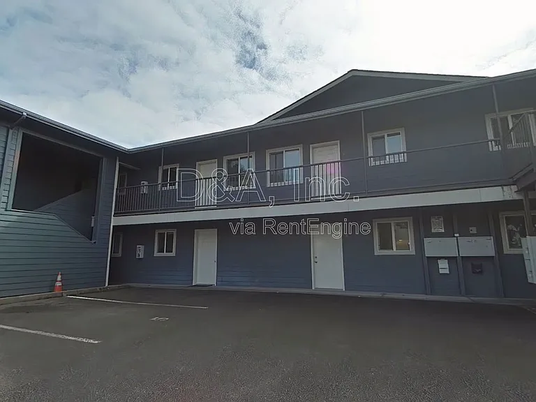 725 SW 13th St #8 — Photo 1