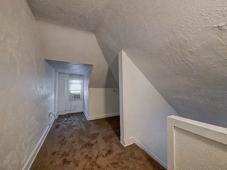 172-174 E 11th Ave — Photo 22