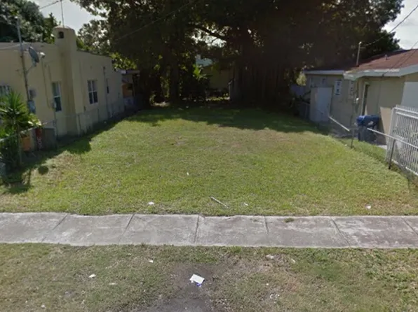 2124 NW 47th Ter, Miami, FL 33142