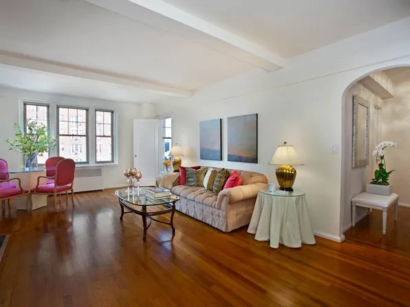 302 West 12th Street image 1 of 8