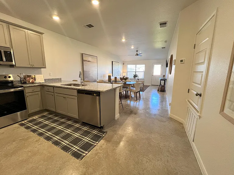 1239 Concord Dr — Photo 18