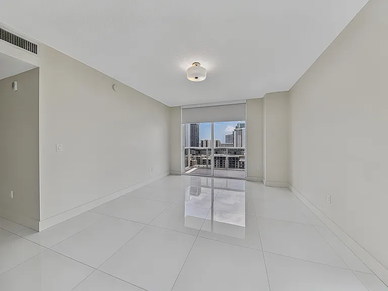 600 NE 27th St #1605 — Photo 22