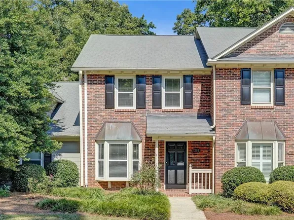 121 Dolley Madison Rd Unit B, Greensboro, NC 27410