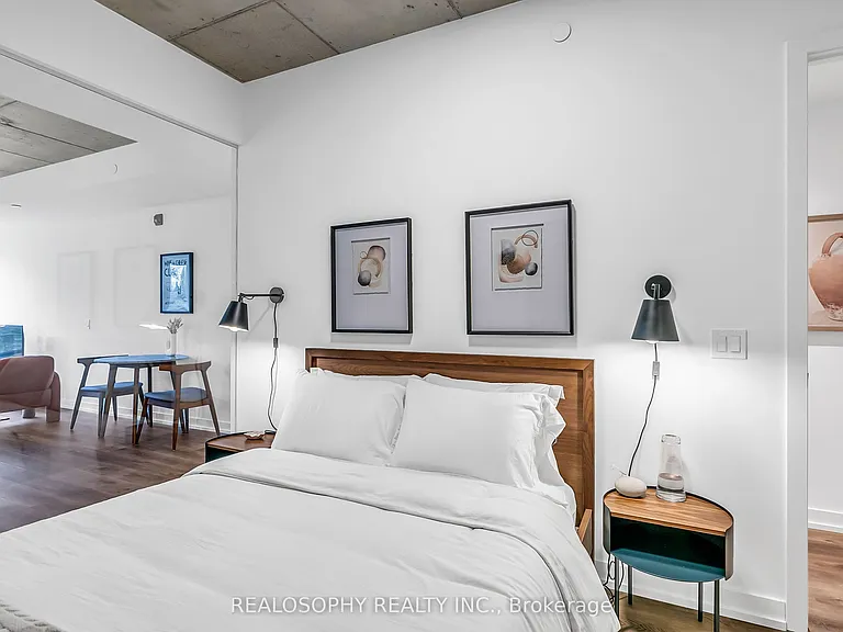 115 Larchmount Ave #210 — Photo 8