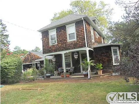 25 Woodrow St photo 1