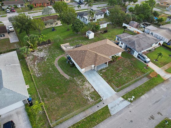 4th image of 2881 NW 24th Court