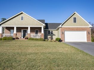 80 Riverhead Dr, Staunton, VA 24401