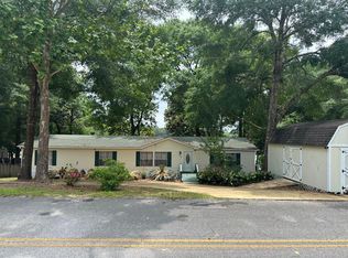 763 Squirrel Rd, Defuniak Springs, FL 32433