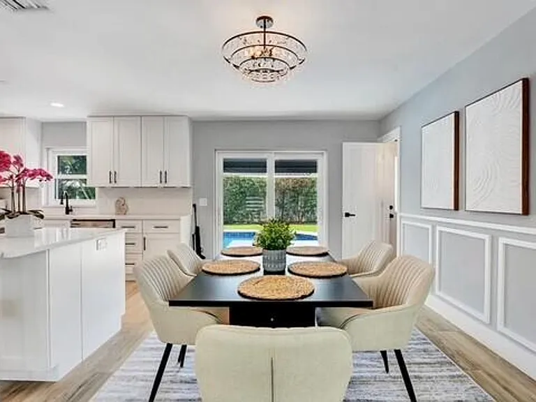 722 SW 28th Ave — Photo 9
