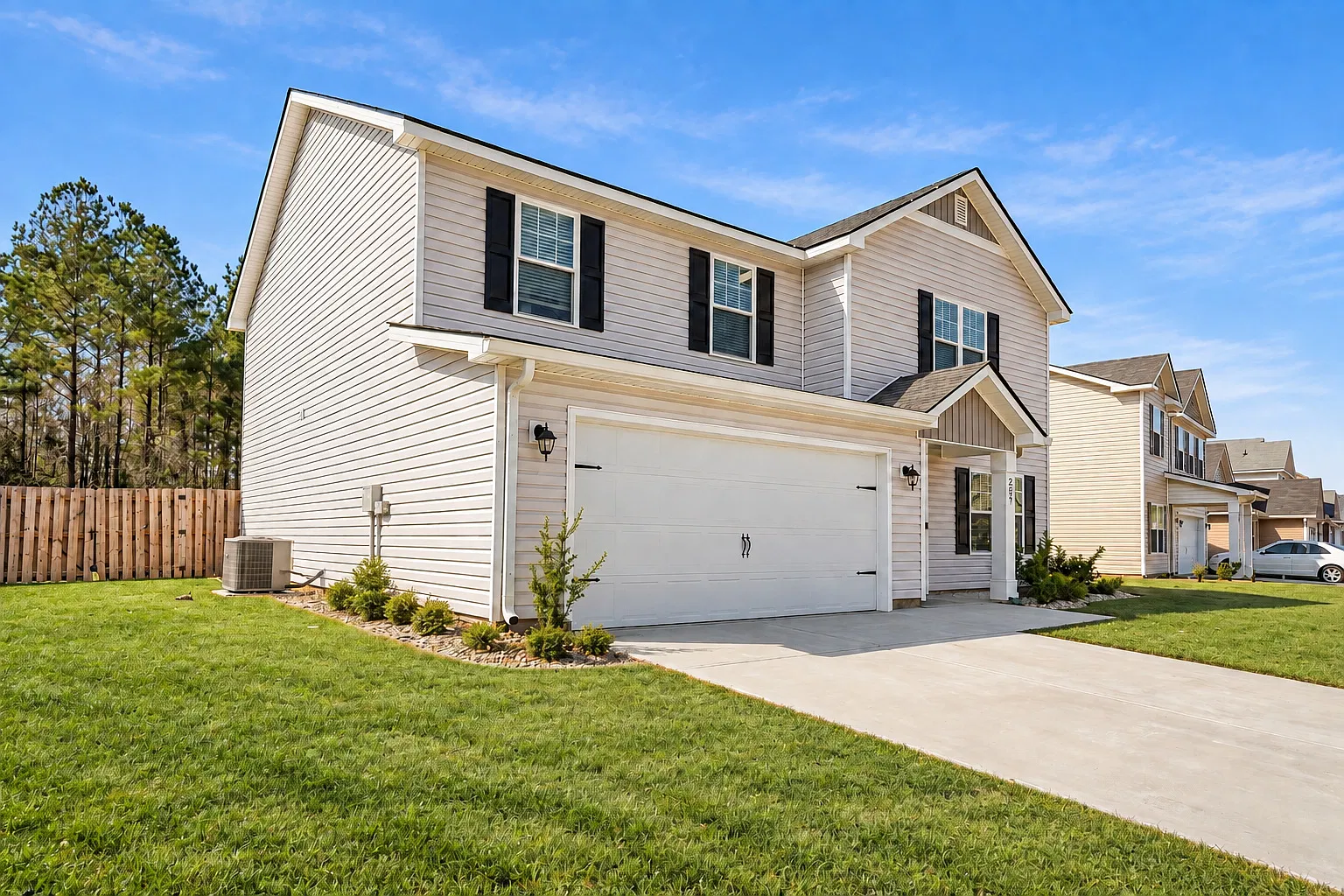 5 bed, 2455 sqft, $2,650 — Photo 3
