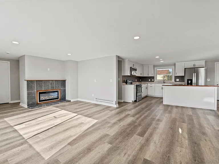 1514 W Dupont Rd — Photo 16