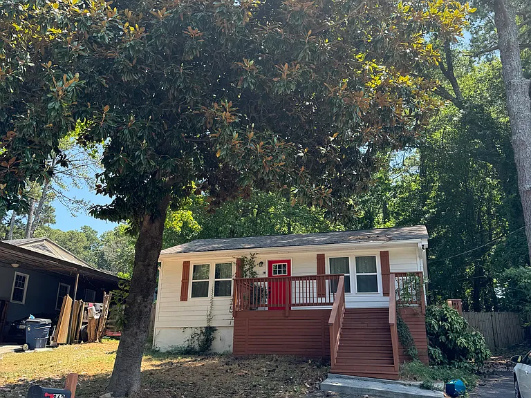 862 Meadow Pl — Photo 2