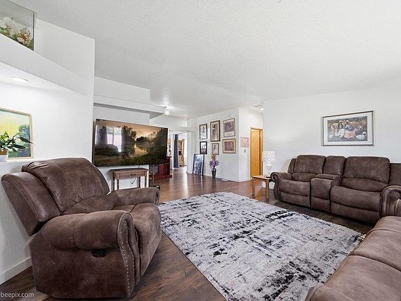 5th image of 6514 N Regal St