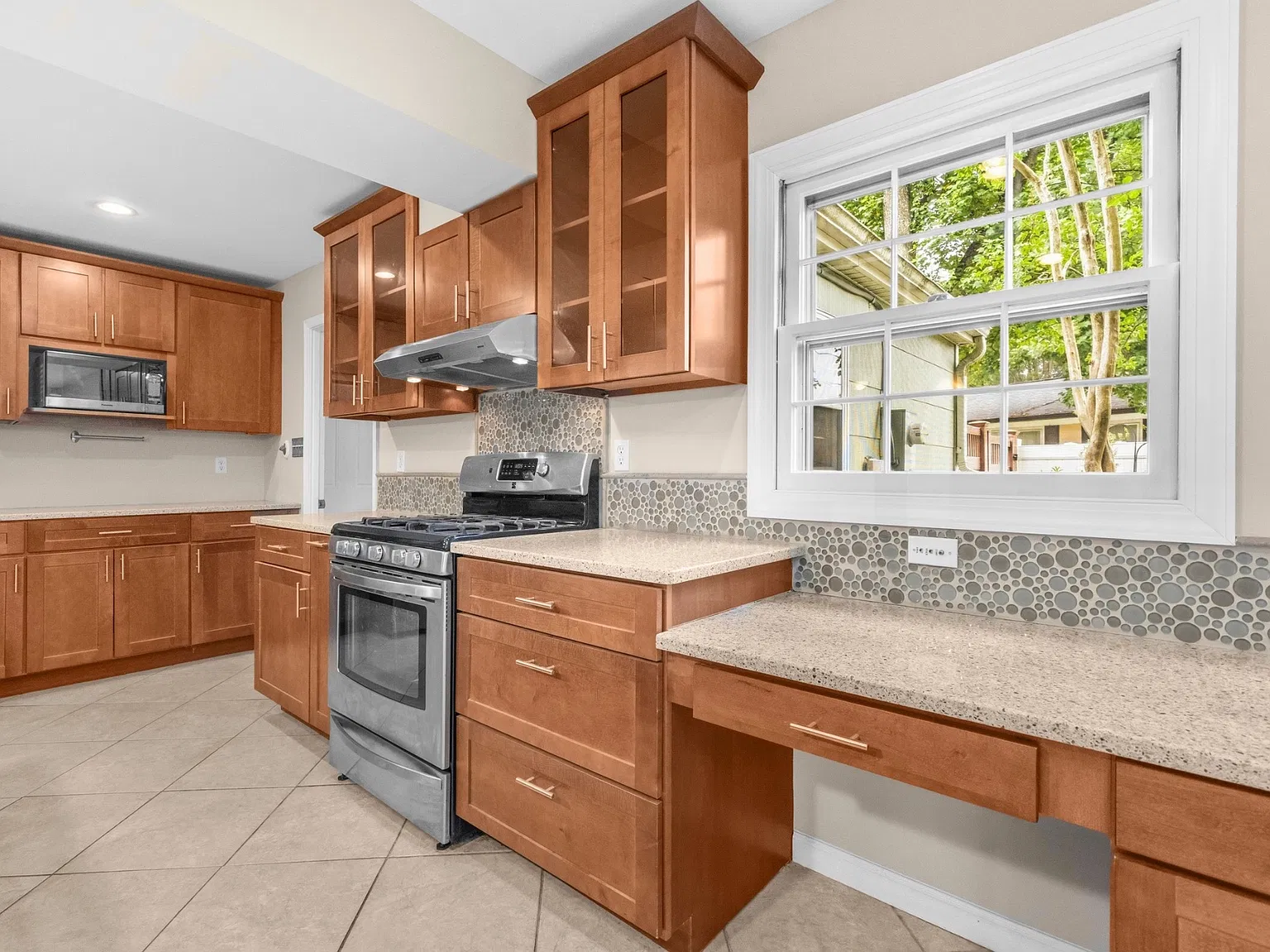 4 bed, 2.5 bath, 2478 sqft, $3,750 — Photo 1