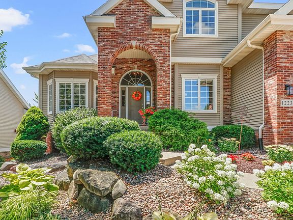 2nd image of 1223 Woodbridge Trl