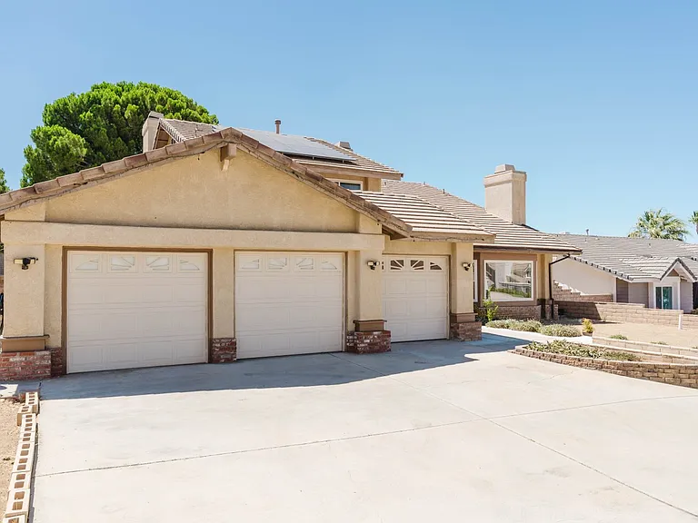 41201 Laidlaw Ln — Photo 3