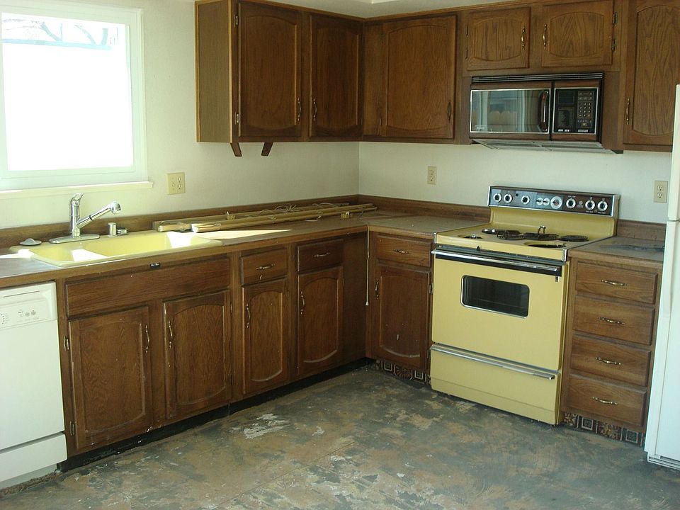 2nd image of 850 Craigmont Dr