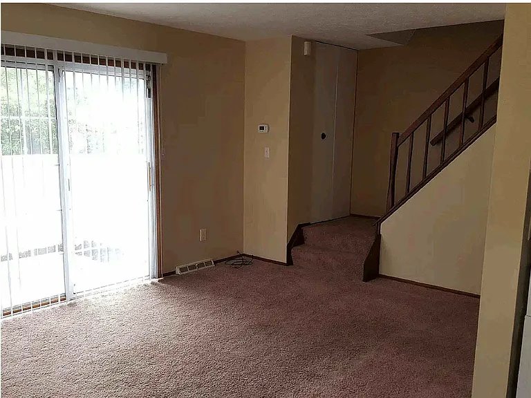 17343 Independence Ct — Photo 2