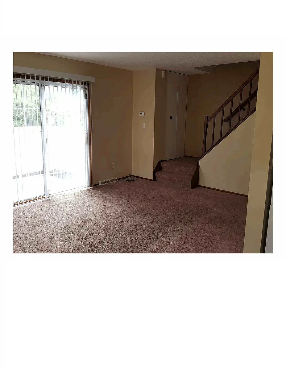 Building Photo - 17343 Independence Ct