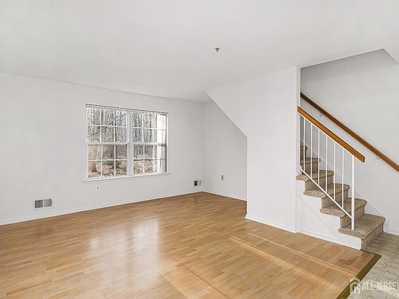 3rd image of 107 Prestwick Way