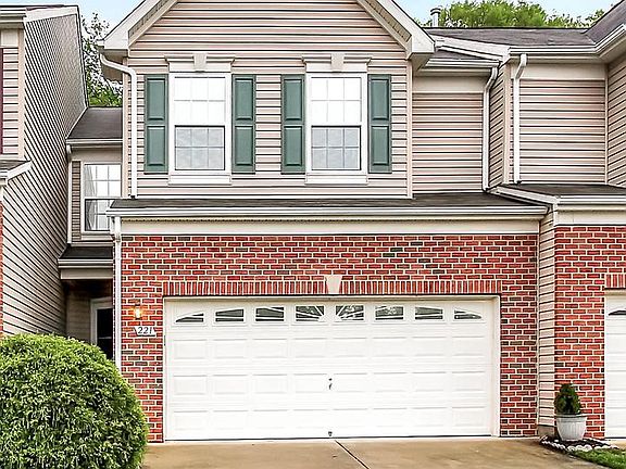 3rd image of 221 Merlin Dr