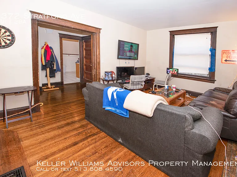 2372 Stratford Ave — Photo 15