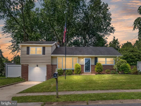 4 Paisley Dr, Wilmington, DE 19808