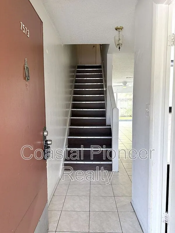 2 bed, 1.0 bath, 1268 sqft, $1,500 — Photo 4