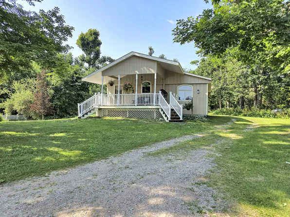 7623 Randolph St, Vanderbilt, MI 49795