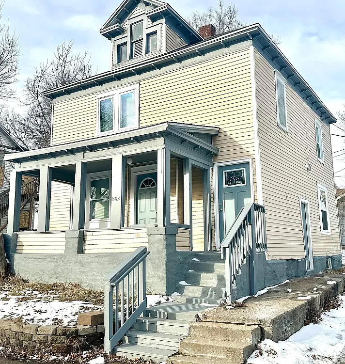1402 North 21st Avenue - 0 — Photo 1