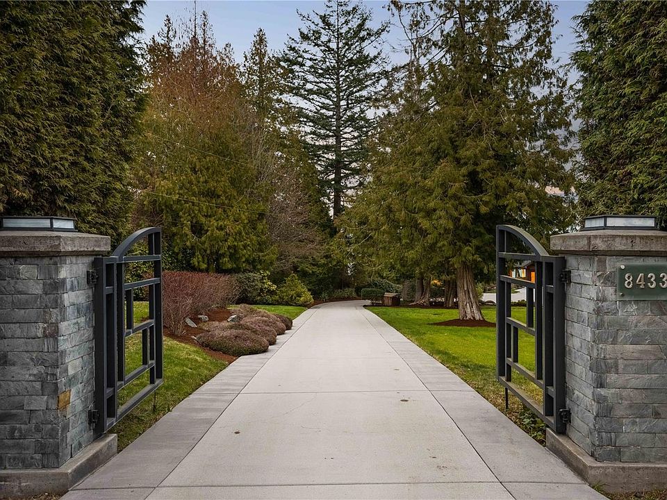 8433 Lochside Dr, Saanichton, BC V8M 1T9 MLS 926990 Zillow