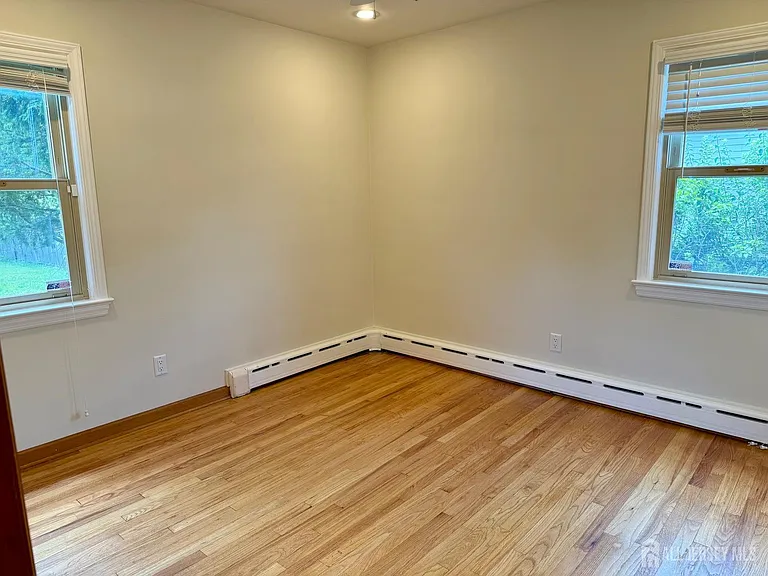 19 South Dr — Photo 17