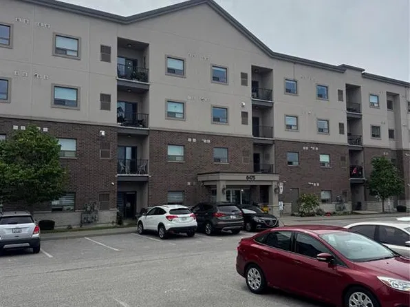 8475 Wyandotte St E #211, Windsor, ON N8S 0A5
