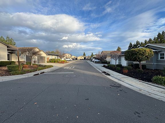 3rd image of 8605 Parkerland Ct