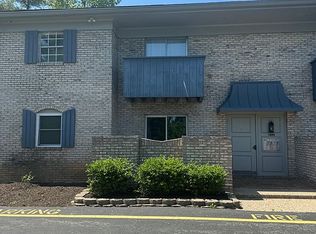 1092B Armstrong Mill Rd, Lexington, KY 40517